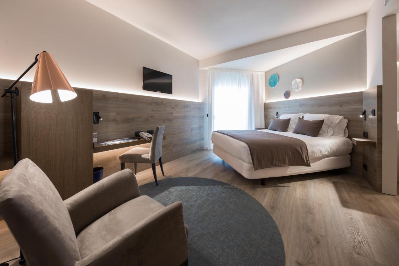 Hotel & Spa Terraza 4 Sup Roses Bagian luar foto